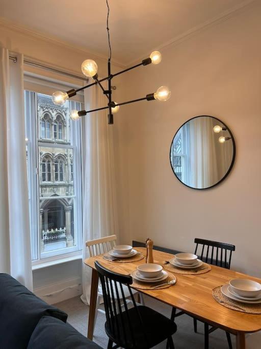 Modern Apartment Within Historic Chester City Walls Exterior photo